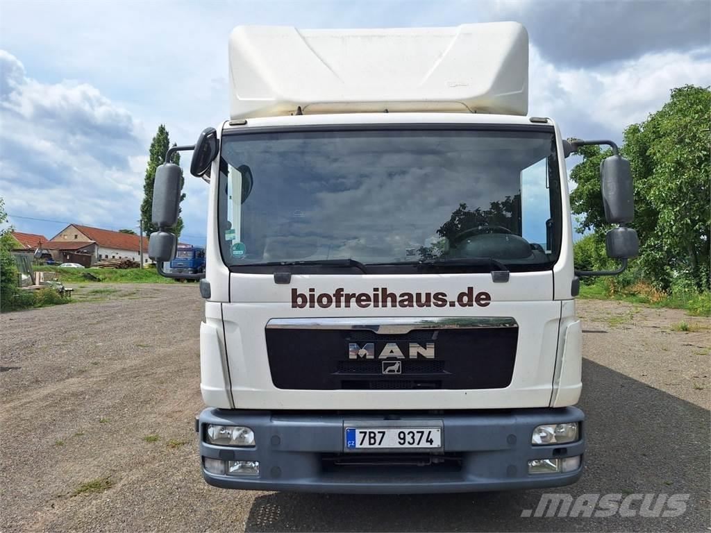 MAN TGL 12.220 Chassis Cab trucks