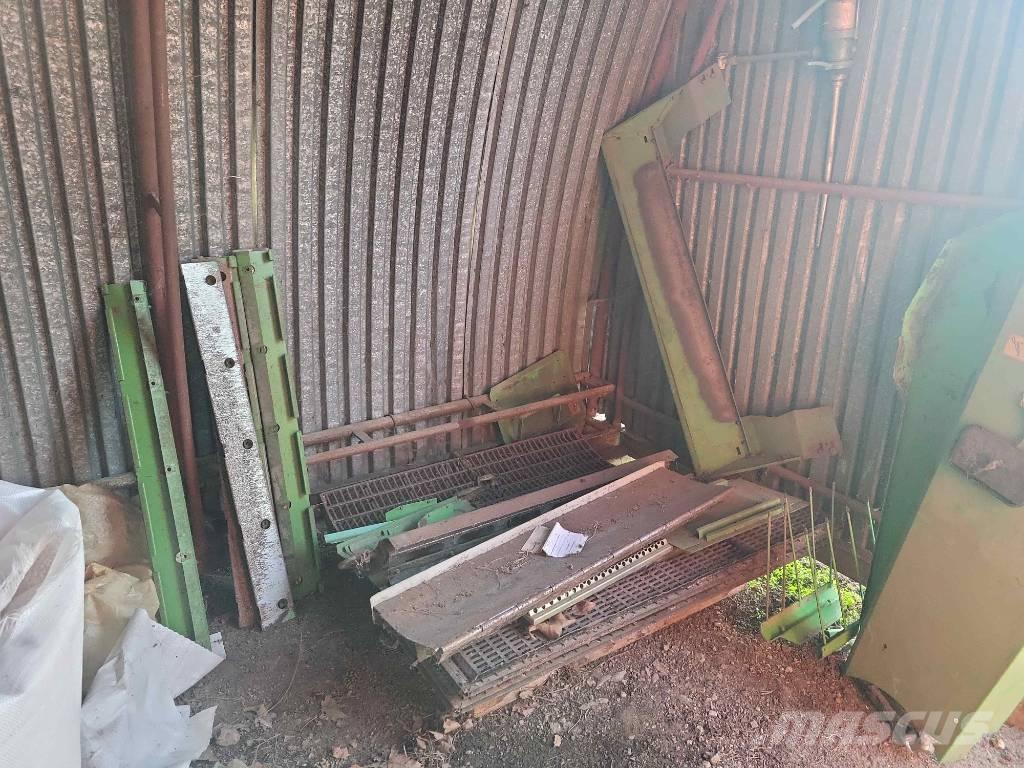 Deutz-Fahr 5660 HTS Combine harvester spares & accessories