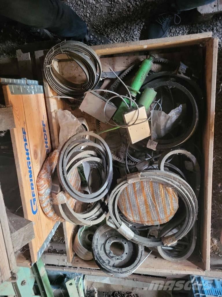 Deutz-Fahr 5660 HTS Combine harvester spares & accessories