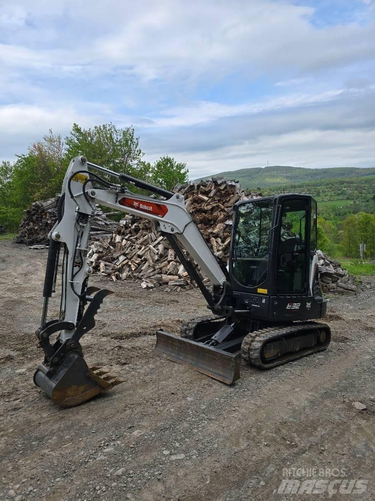 Bobcat E 32 Mini excavators < 7t