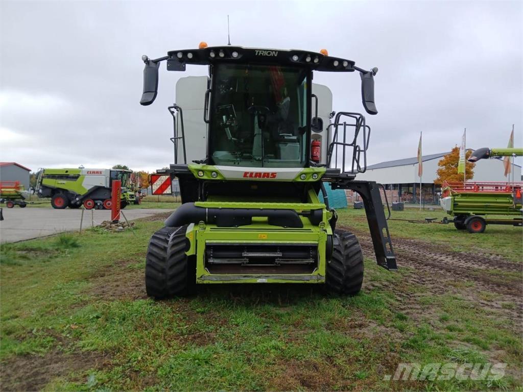 CLAAS Trion 660 TT Combine harvesters