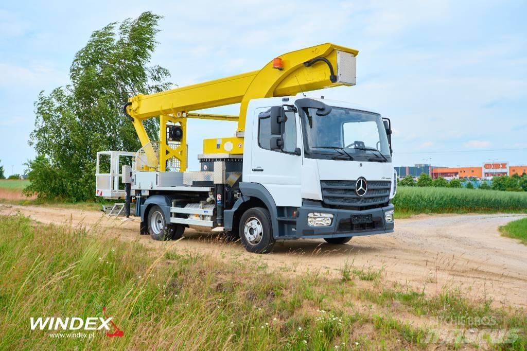 Palfinger P 300 KS Truck mounted aerial platforms