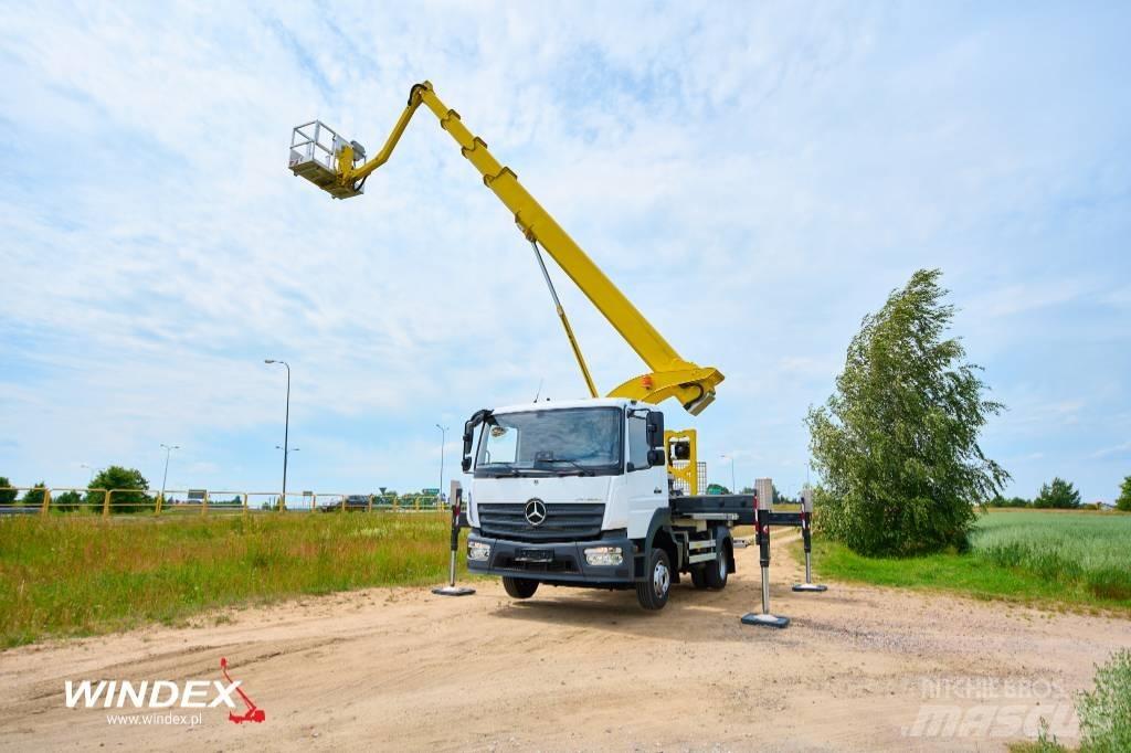 Palfinger P 300 KS Truck mounted aerial platforms