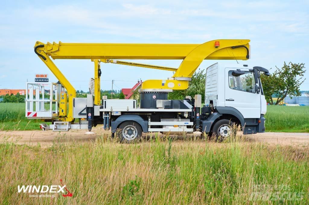 Palfinger P 300 KS Truck mounted aerial platforms
