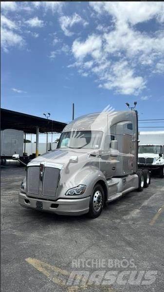 Kenworth T680 Truck Tractor Units
