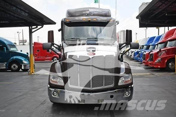 Peterbilt 579 Truck Tractor Units