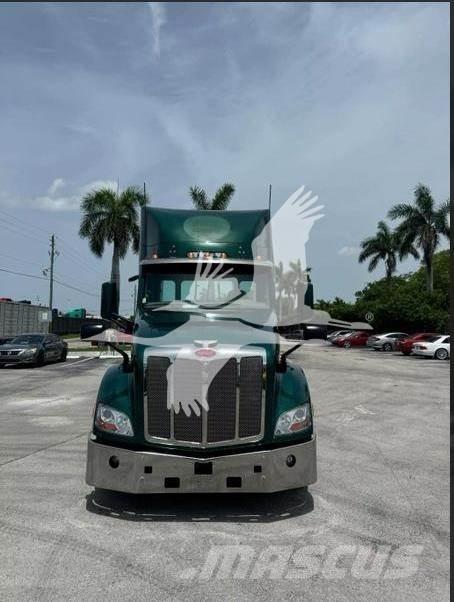 Peterbilt 579 Truck Tractor Units
