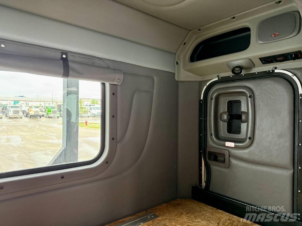 Peterbilt 389 Truck Tractor Units