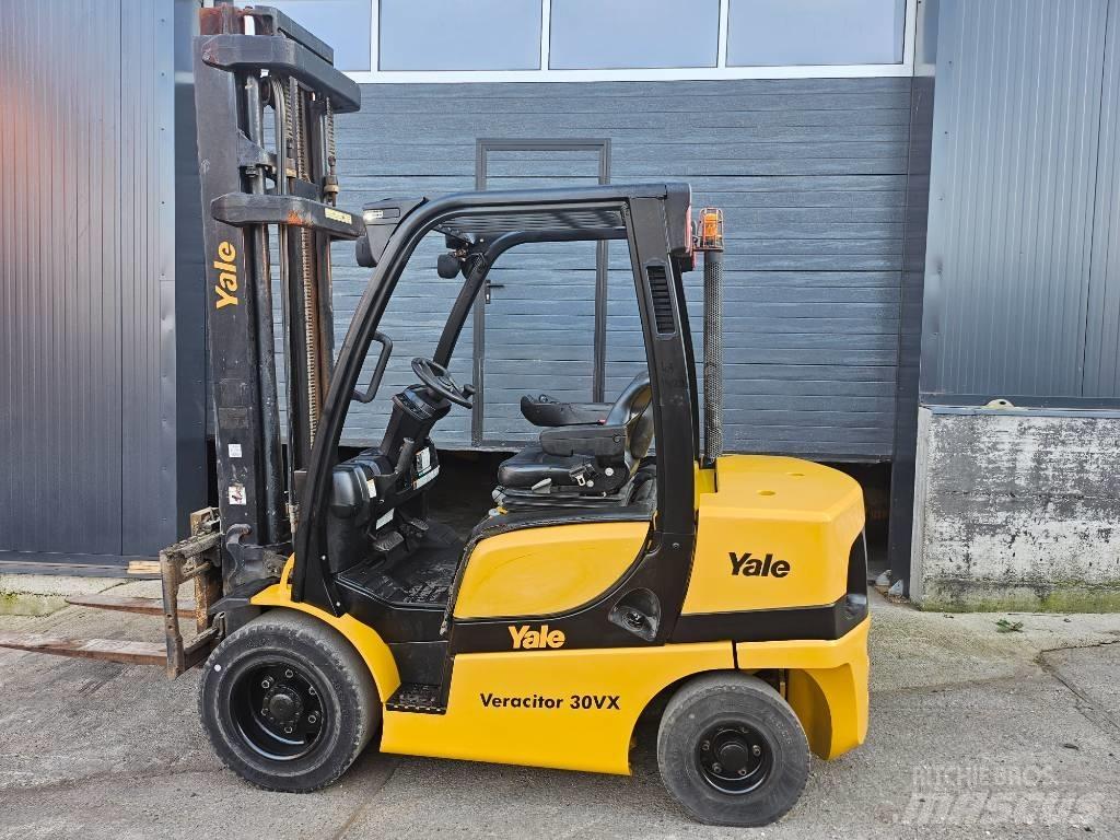 Yale 30 veracitor Reach truck