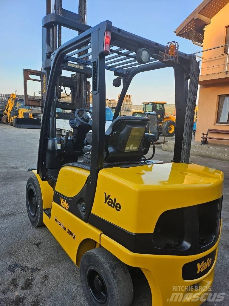 Yale 30 veracitor Reach truck