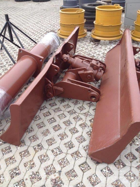 CASE 688 788 888 988 Ploughs