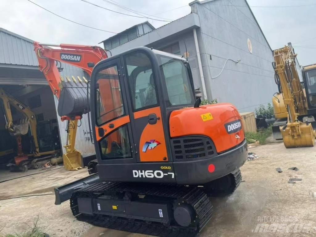 Doosan DH 60 Mini excavators < 7t
