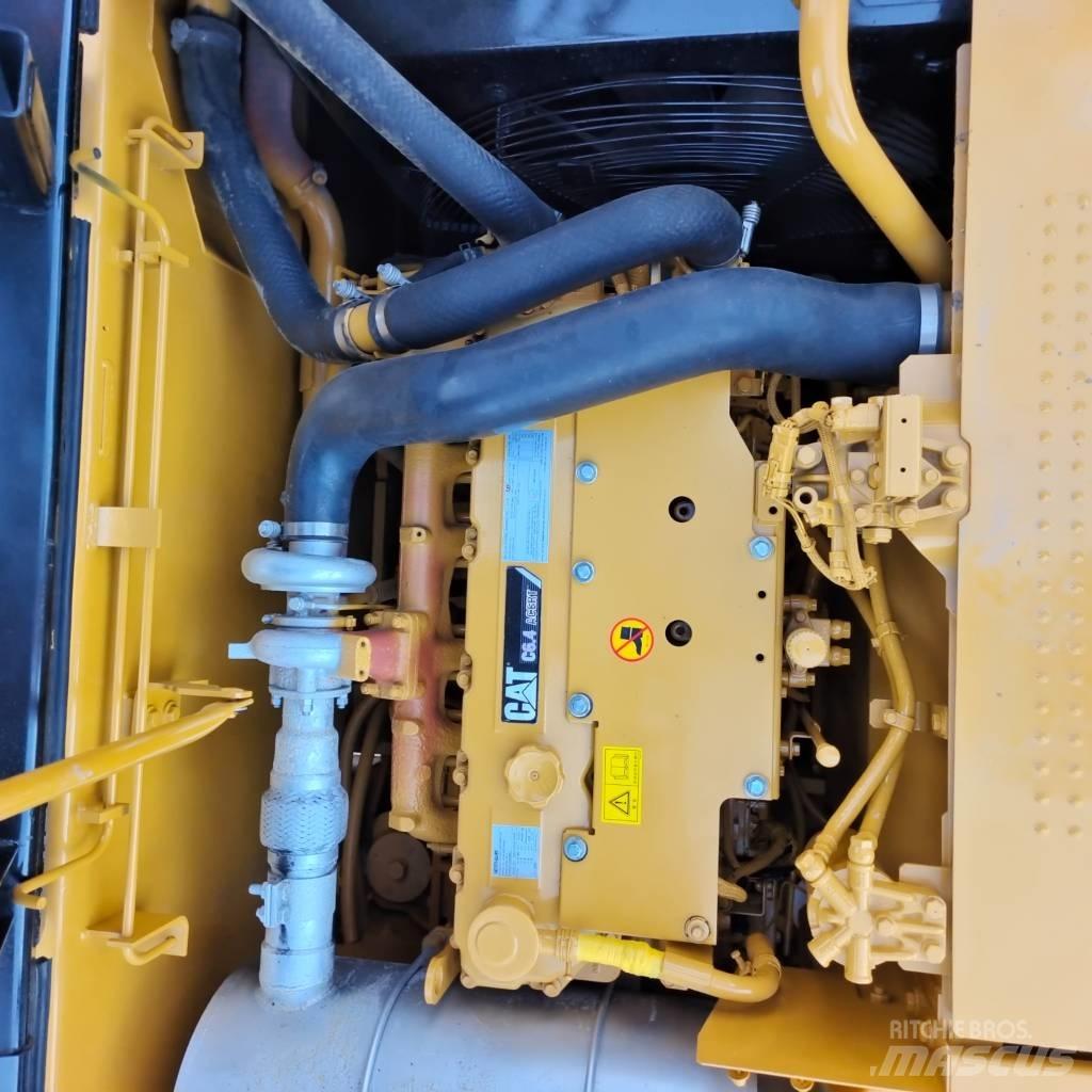 CAT 320 D2L Crawler excavators