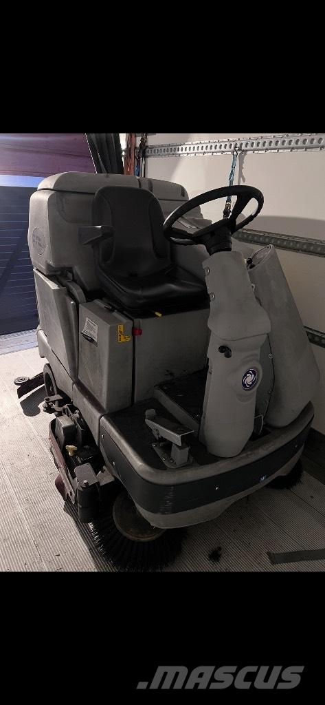 Nilfisk BR 1100S Scrubber dryers