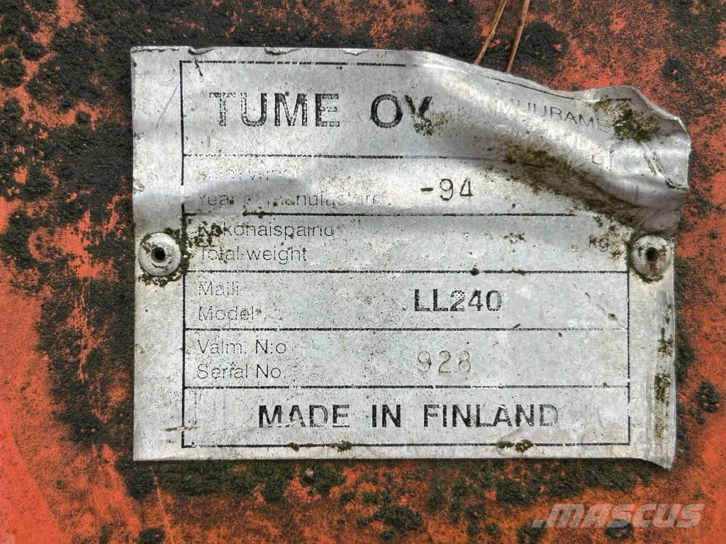 Esko 240 Snow throwers