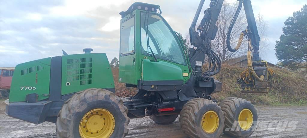 John Deere 770 D Harvesters