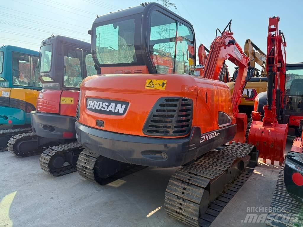 Doosan DX 60 Mini excavators < 7t