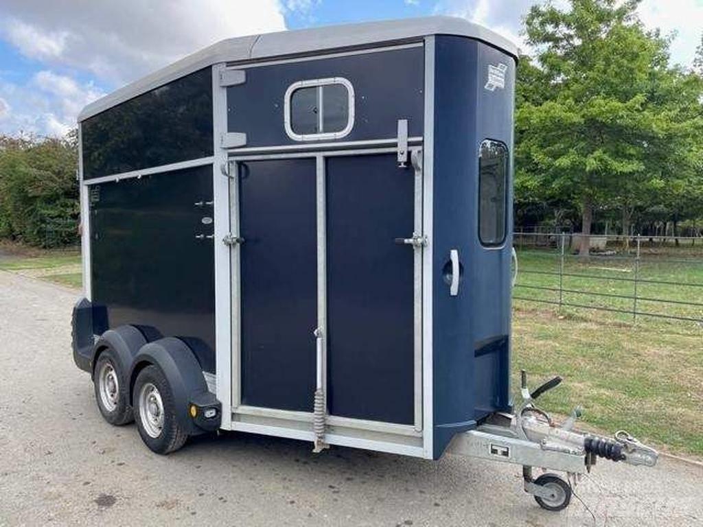 Ifor Williams HB 511 Livestock carrying trailers