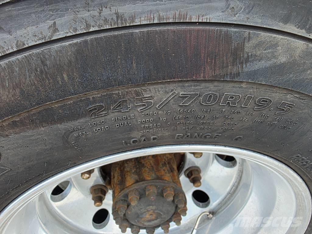 Hino 268 Chassis Cab trucks