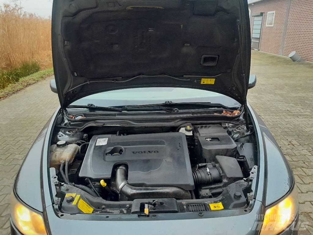 Volvo 1.6 D momentum Cars