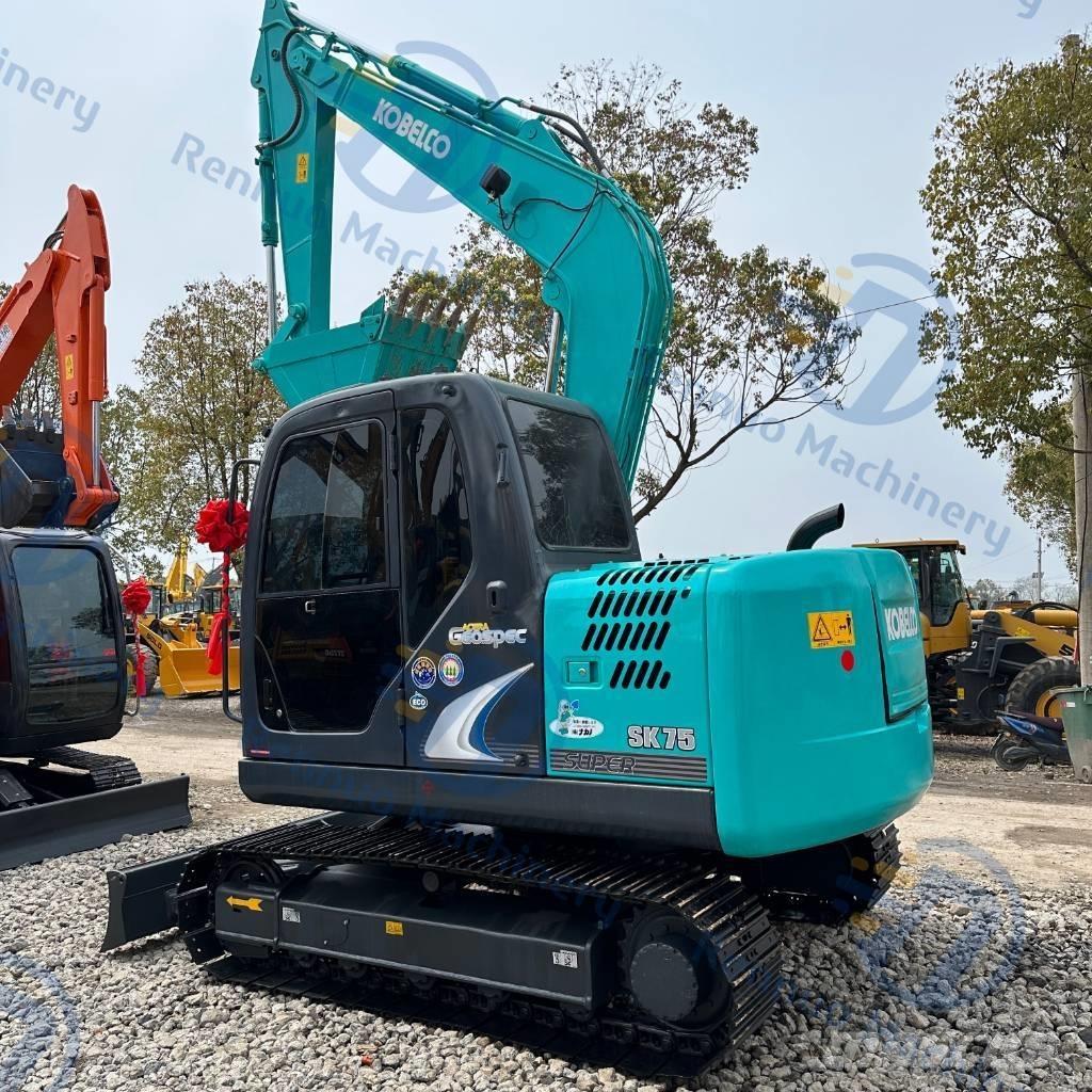 Kobelco SK75 Crawler excavators