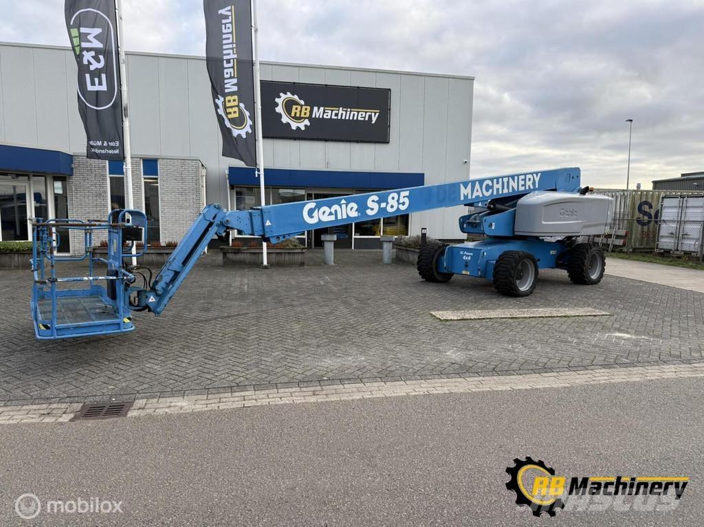 Genie S-85 Telescopic boom lifts