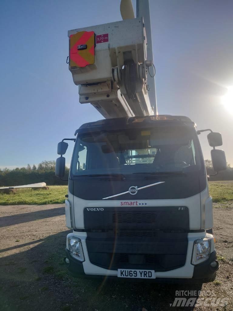 Bronto S38XDT - POA Truck mounted aerial platforms