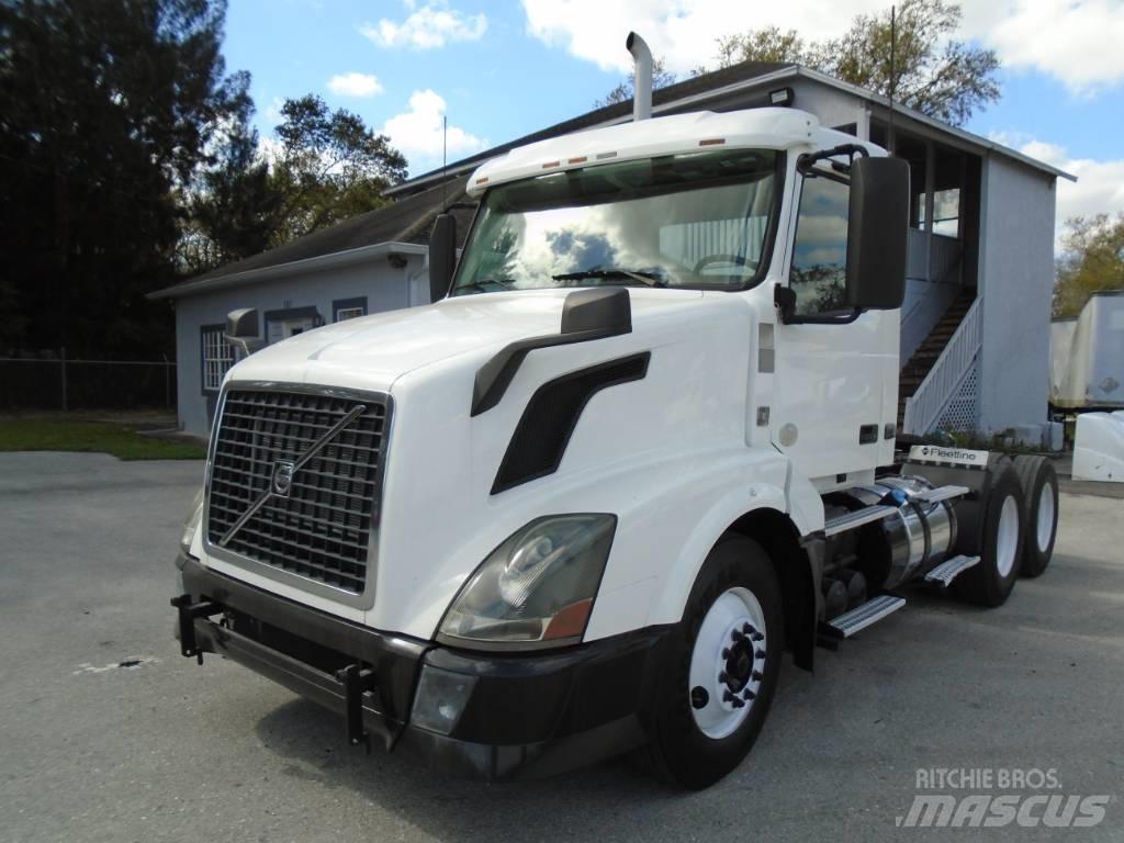 Volvo VNL 64 300 Truck Tractor Units