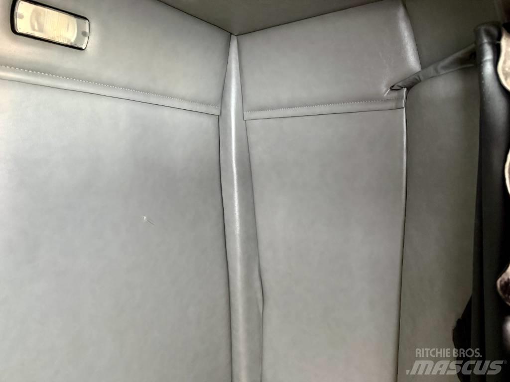 Western Star 4900 SF Truck Tractor Units