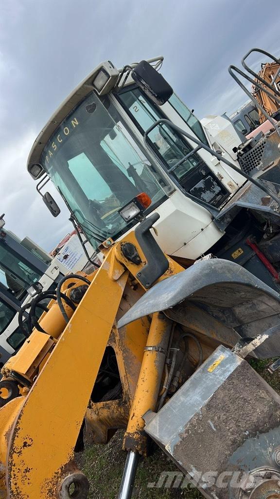 Liebherr L 514 Tracks, chains and undercarriage