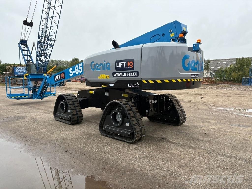 Genie S 65 Trax Telescopic boom lifts