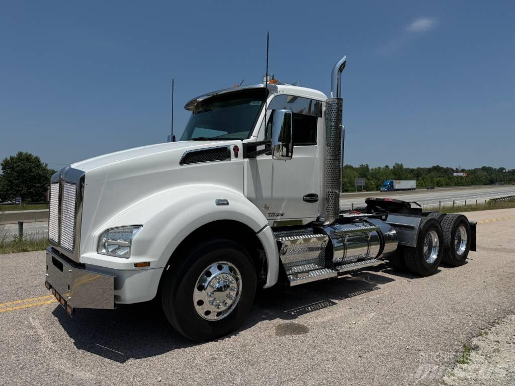 Kenworth T 880 Truck Tractor Units