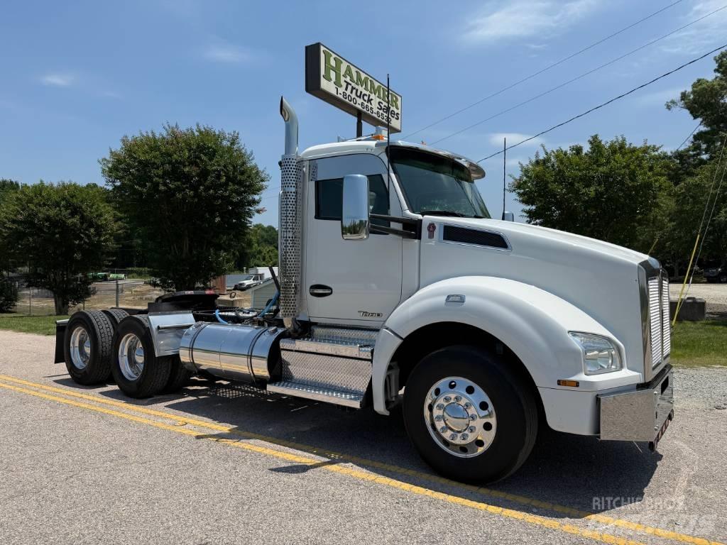 Kenworth T 880 Truck Tractor Units