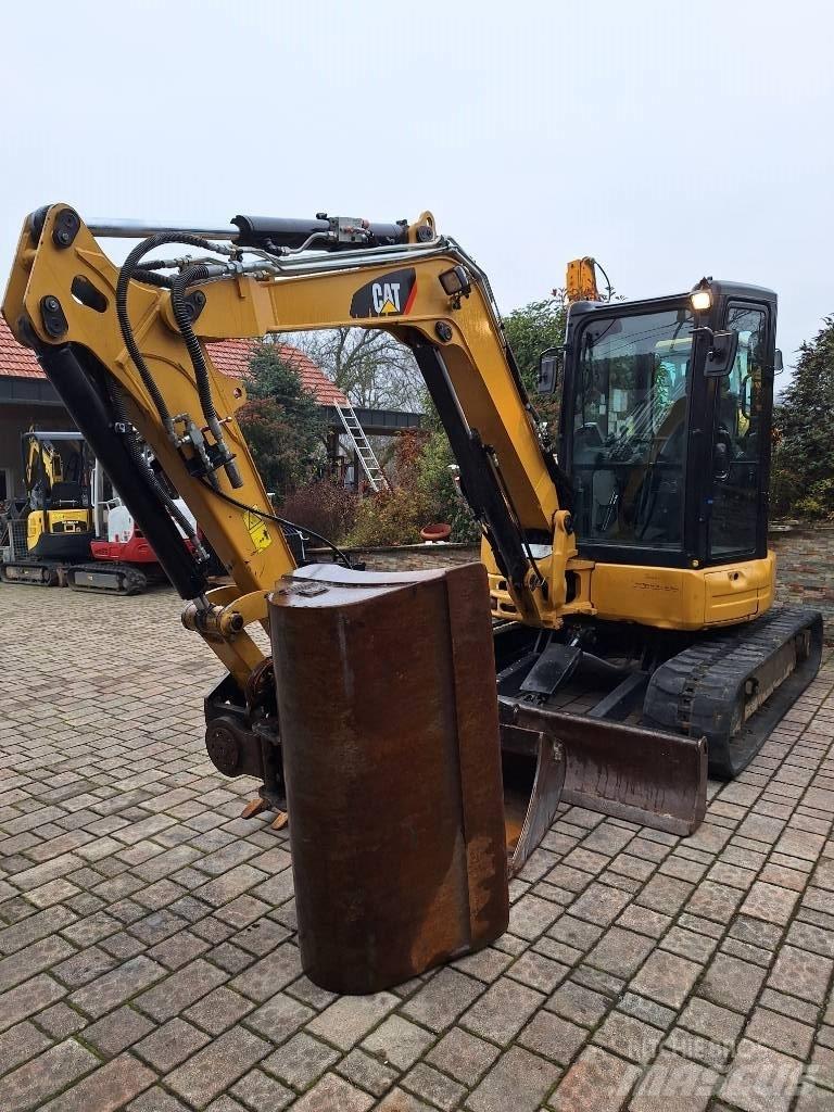 CAT 305 E2 + Powertilt Mini excavators < 7t