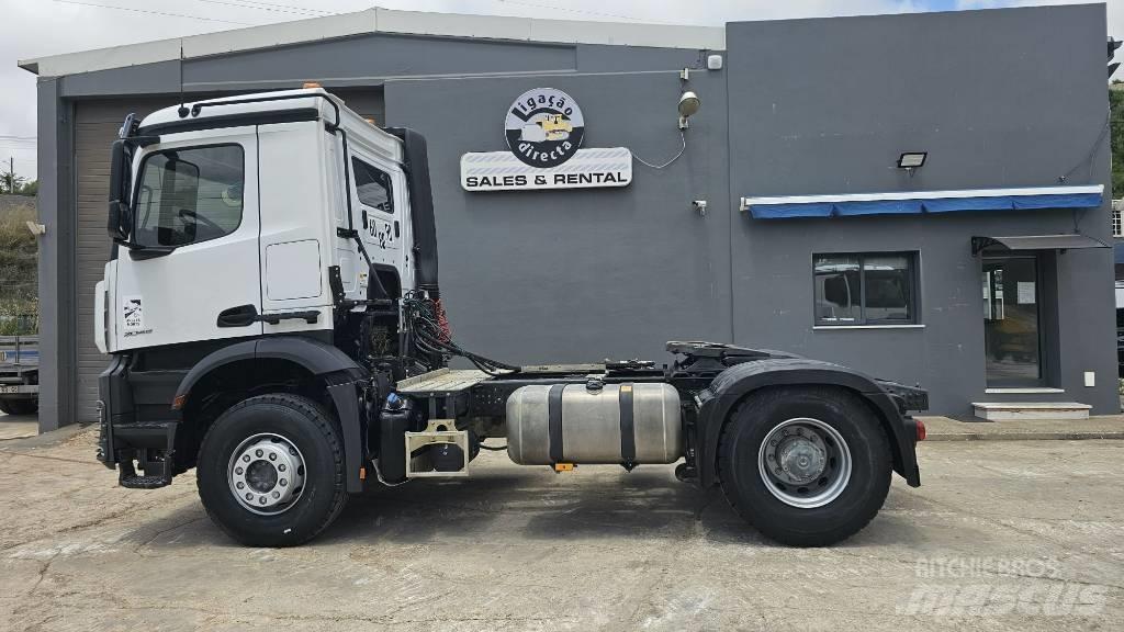 Mercedes-Benz 2045 Truck Tractor Units