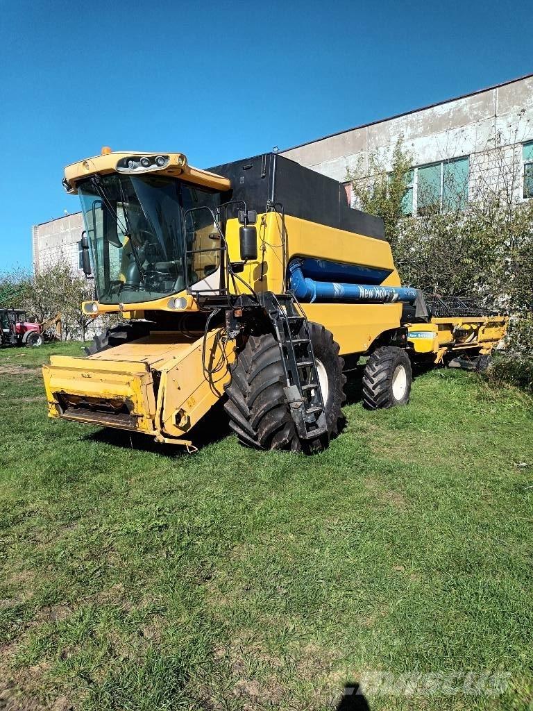New Holland CS 6080 Combine harvesters