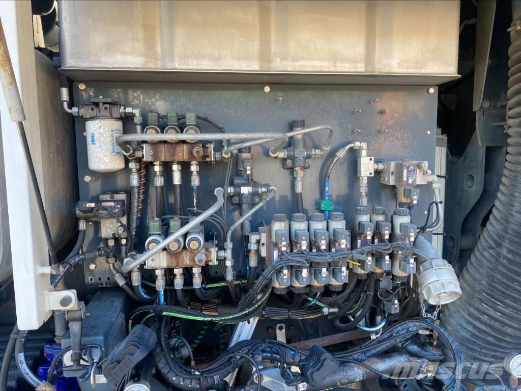 Scania G 410 Sweeper trucks