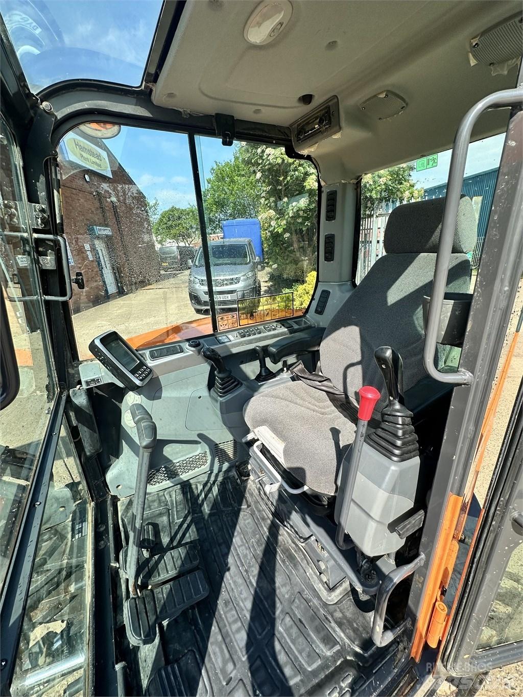 Doosan DX 63-3 Mini excavators < 7t