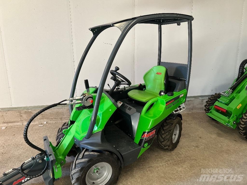 Avant 220 Multi purpose loaders