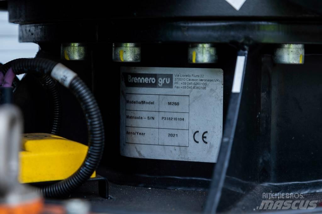 BG Lift M250E Mini cranes