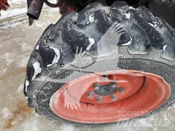 Kubota B26 TLB's