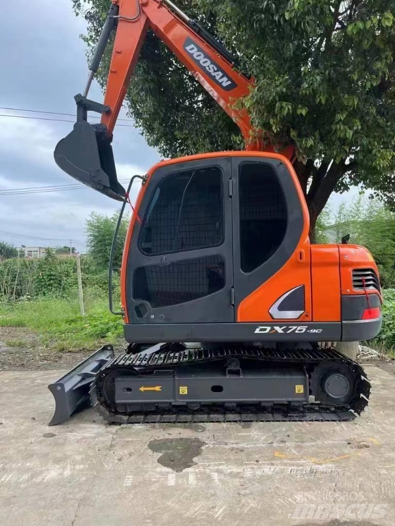 Doosan DX75 Mini excavators < 7t