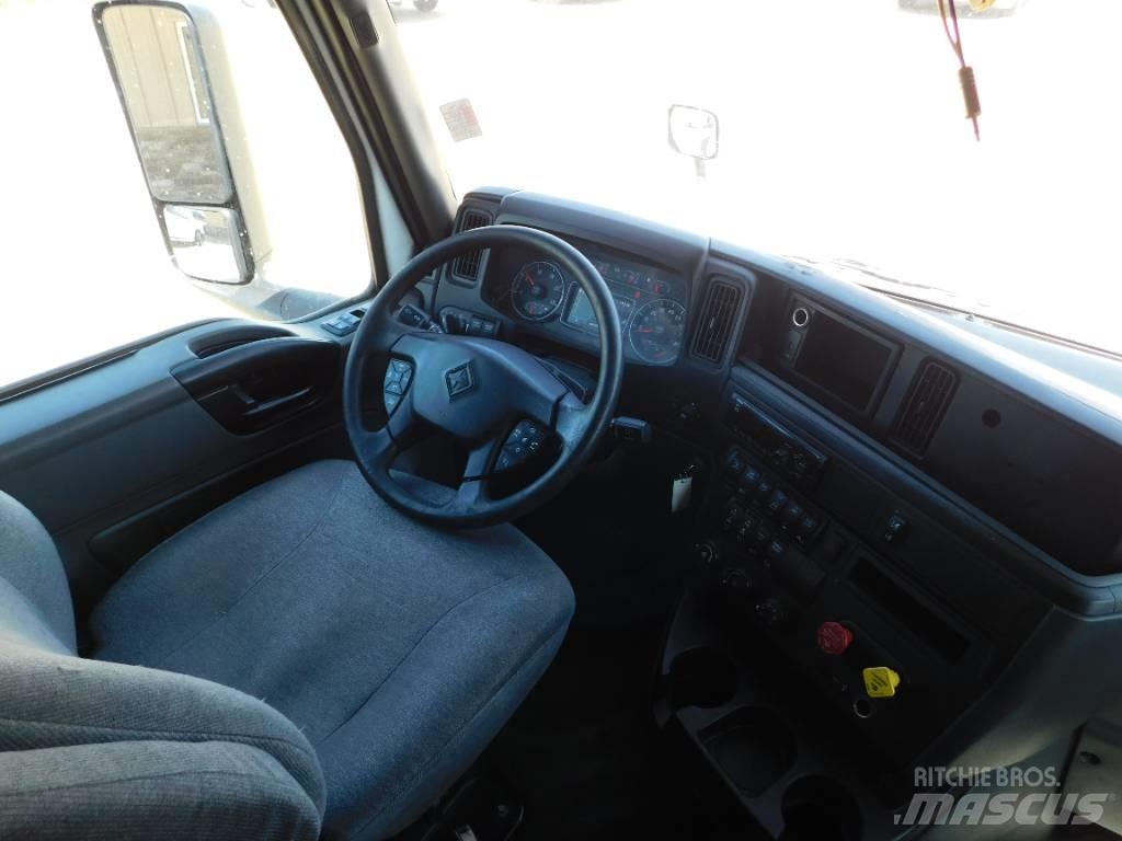 International LT 625 Truck Tractor Units