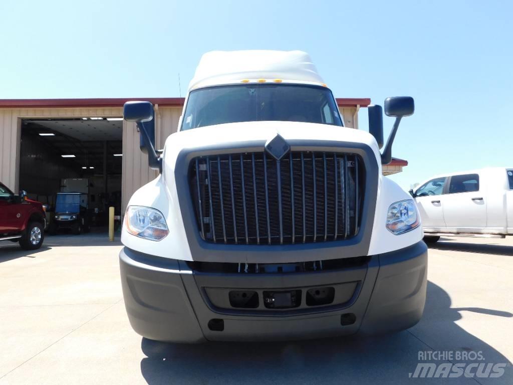 International LT 625 Truck Tractor Units