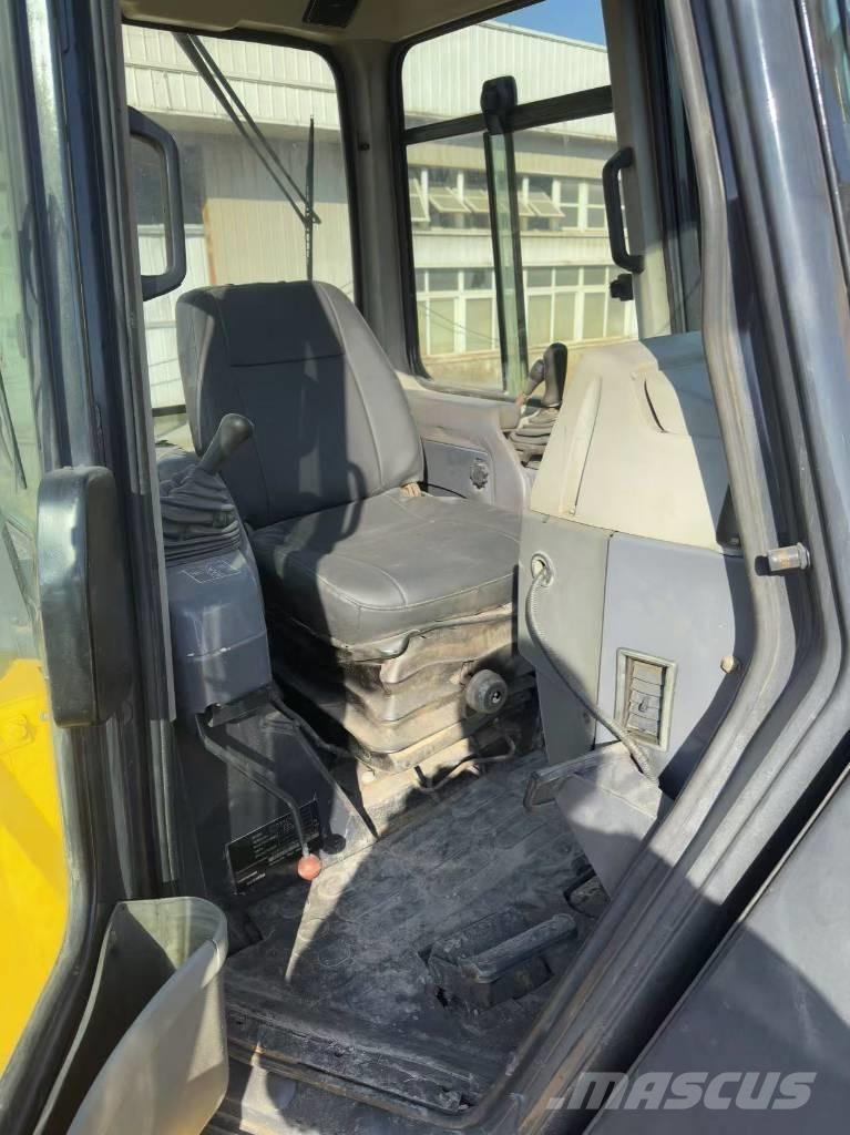 Komatsu D 85 EX-18 Crawler dozers