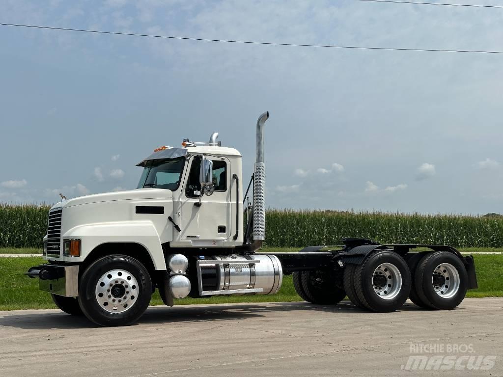 Mack Pinnacle 64ft Truck Tractor Units
