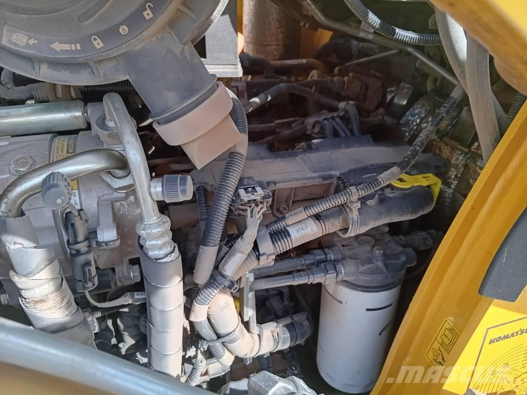 Komatsu WB 97 S-8 TLB's