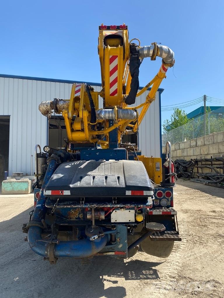 Putzmeister (#190) 31M Concrete pumps