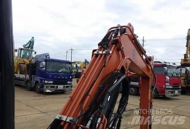 Hitachi 30 Mini excavators < 7t