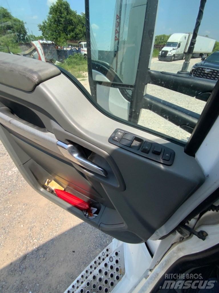 Kenworth T 680 Truck Tractor Units